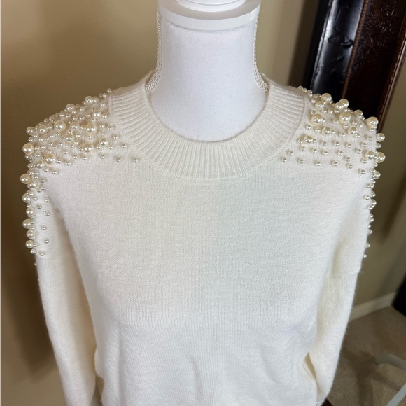 Elegant Pearl-Embellished White Sweater size medium - Picture 2 of 9